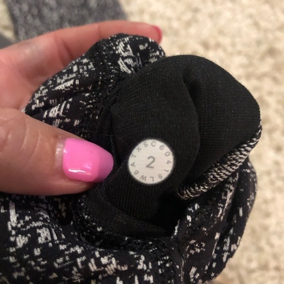 𝅺Lululemon wunder unders high rise leggings sz 2 - Picture 8 of 8